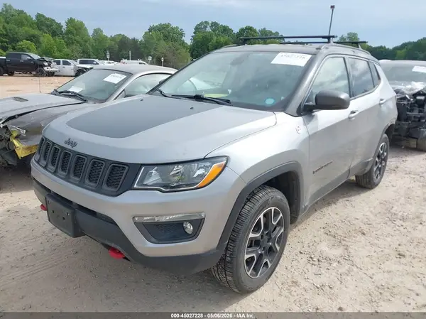 3C4NJDDB8LT184388 2020 JEEP COMPASS - Image 2