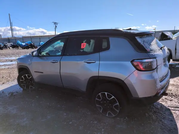 3C4NJDDB8LT184679 2020 JEEP COMPASS - Image 2