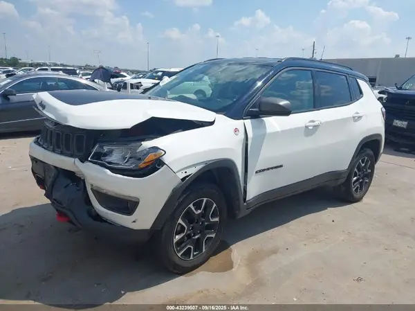 3C4NJDDB8LT189557 2020 JEEP COMPASS - Image 2