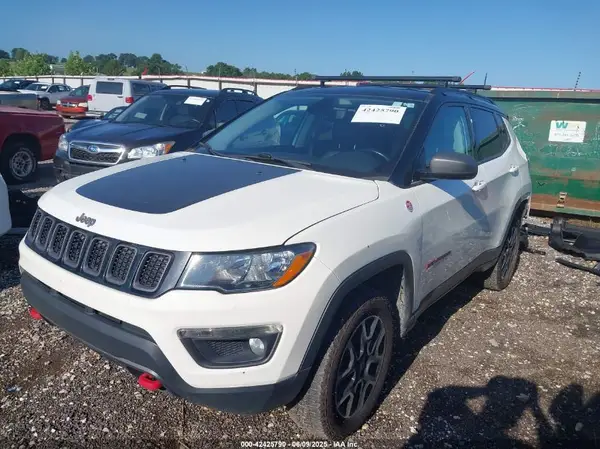 3C4NJDDB8LT207880 2020 JEEP COMPASS - Image 2