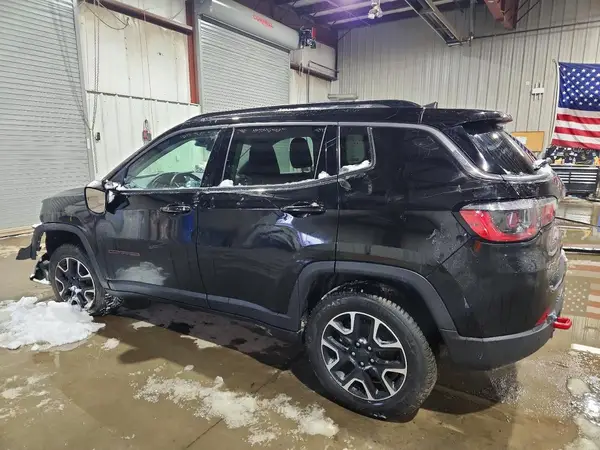 3C4NJDDB8MT510563 2021 JEEP COMPASS - Image 2