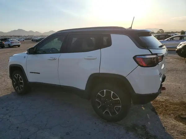 3C4NJDDB8MT562579 2021 JEEP COMPASS - Image 2