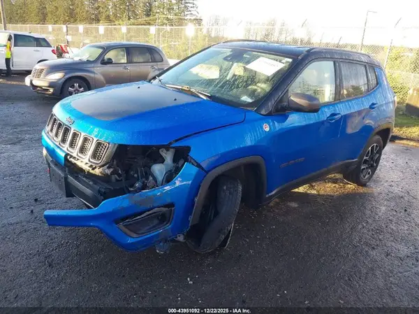 3C4NJDDB8MT591113 2021 JEEP COMPASS - Image 2
