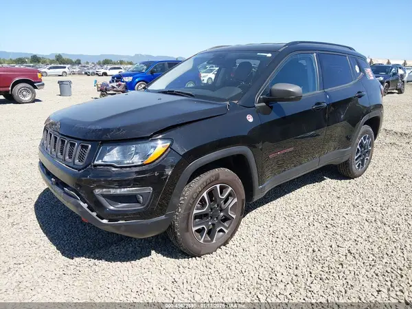 3C4NJDDB8MT599647 2021 JEEP COMPASS - Image 2