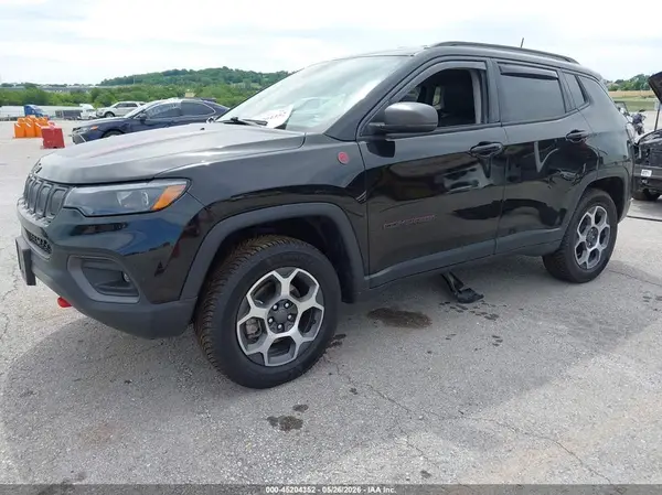 3C4NJDDB8NT107815 2022 JEEP COMPASS - Image 2
