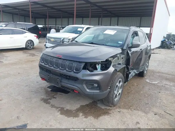 3C4NJDDB8NT111735 2022 JEEP COMPASS - Image 2