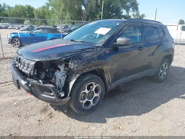 3C4NJDDB8NT111802 2022 JEEP COMPASS - Image 2