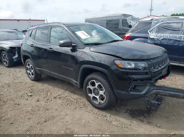 3C4NJDDB8NT114134 2022 JEEP COMPASS - Image 1