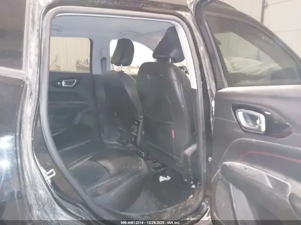 3C4NJDDB8NT132696 2022 JEEP COMPASS - Image 8