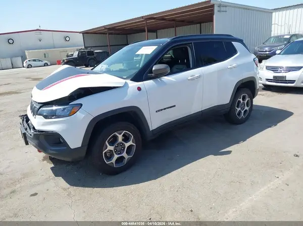 3C4NJDDB8NT153385 2022 JEEP COMPASS - Image 2