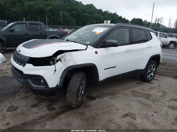 3C4NJDDB8NT154830 2022 JEEP COMPASS - Image 2