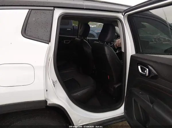 3C4NJDDB8NT154830 2022 JEEP COMPASS - Image 8
