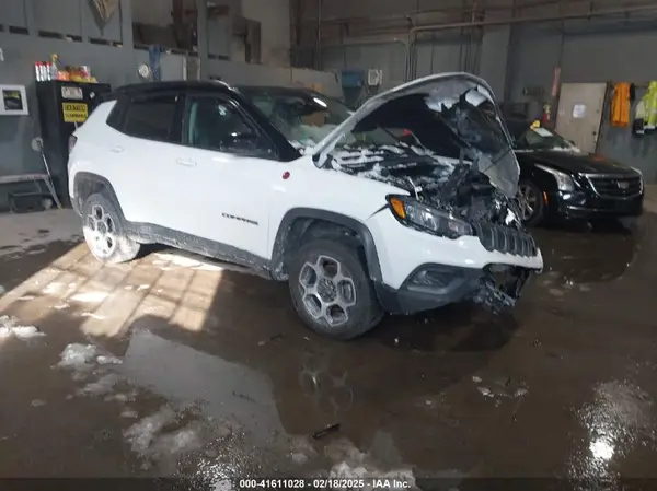 3C4NJDDB8NT199704 2022 JEEP COMPASS - Image 1