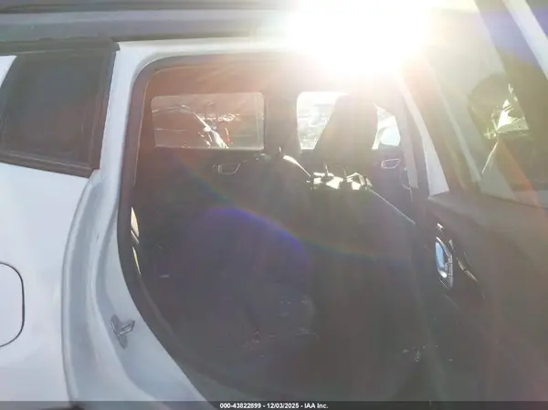 3C4NJDDB8NT205369 2022 JEEP COMPASS - Image 8