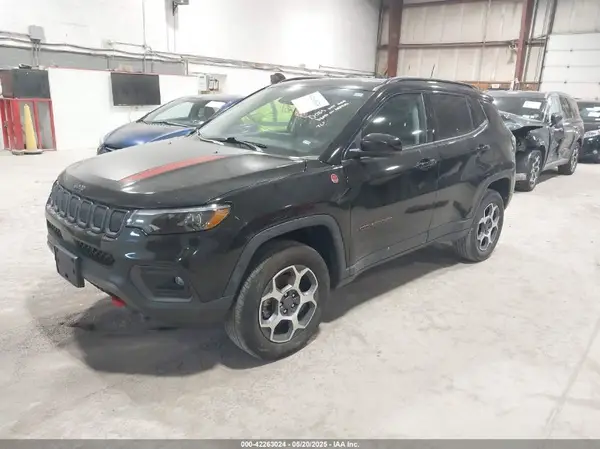 3C4NJDDB8NT227131 2022 JEEP COMPASS - Image 2