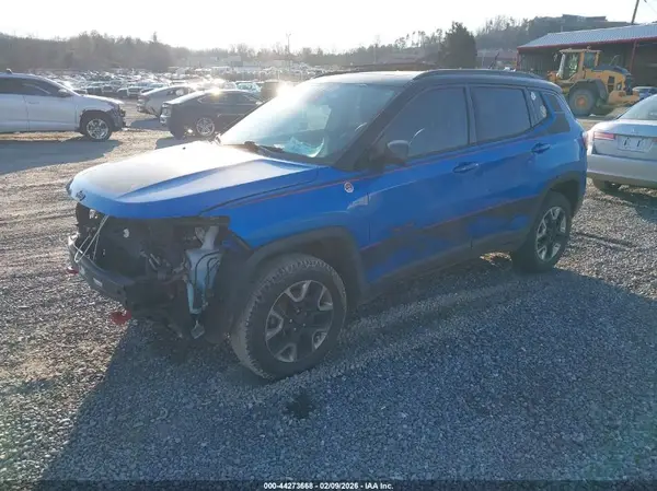 3C4NJDDB9HT607227 2017 JEEP COMPASS - Image 2