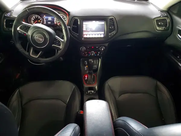 3C4NJDDB9HT639840 2017 JEEP COMPASS - Image 8