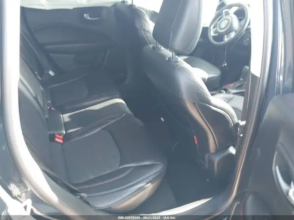 3C4NJDDB9HT667458 2017 JEEP COMPASS - Image 8