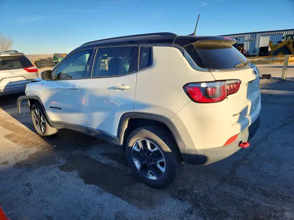 3C4NJDDB9HT675088 2017 JEEP COMPASS - Image 2