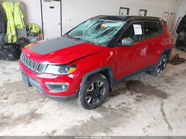 3C4NJDDB9JT128294 2018 JEEP COMPASS - Image 2
