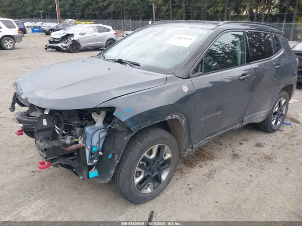 3C4NJDDB9JT129395 2018 JEEP COMPASS - Image 2