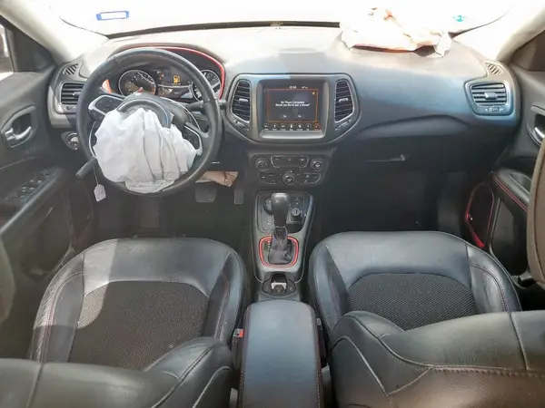 3C4NJDDB9JT132023 2018 JEEP COMPASS - Image 8