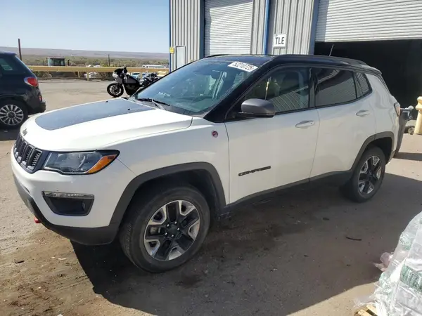 3C4NJDDB9JT132166 2018 JEEP COMPASS - Image 1