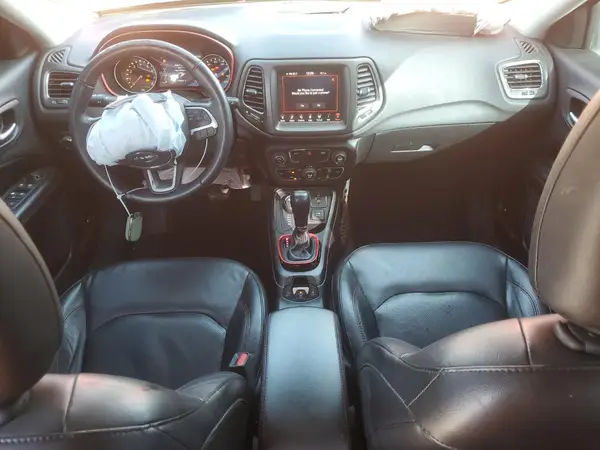 3C4NJDDB9JT143913 2018 JEEP COMPASS - Image 8