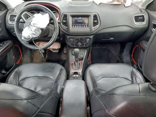 3C4NJDDB9JT155561 2018 JEEP COMPASS - Image 8