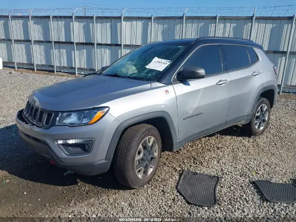 3C4NJDDB9JT169184 2018 JEEP COMPASS - Image 2