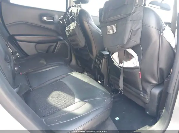 3C4NJDDB9JT169184 2018 JEEP COMPASS - Image 8