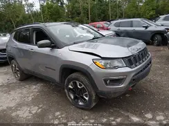 3C4NJDDB9JT174725 2018 JEEP COMPASS
