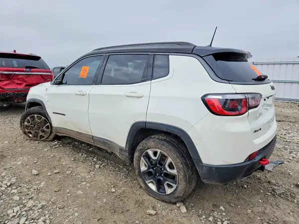 3C4NJDDB9JT178631 2018 JEEP COMPASS - Image 2
