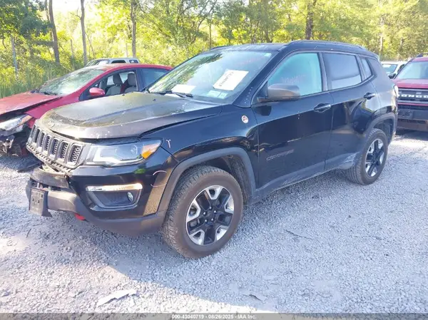 3C4NJDDB9JT187541 2018 JEEP COMPASS - Image 2