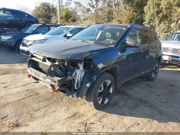 3C4NJDDB9JT191802 2018 JEEP COMPASS - Image 2