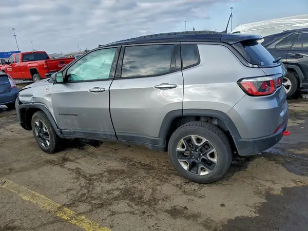 3C4NJDDB9JT191976 2018 JEEP COMPASS - Image 2