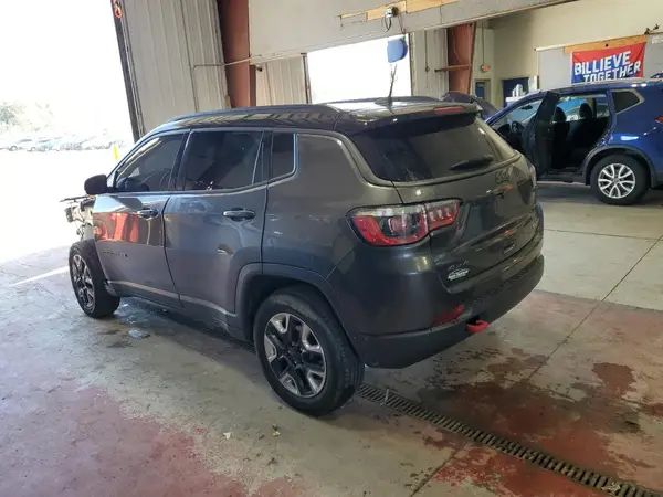 3C4NJDDB9JT192318 2018 JEEP COMPASS - Image 2