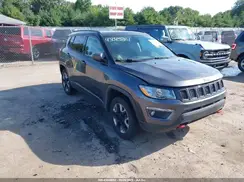 3C4NJDDB9JT207075 2018 JEEP COMPASS