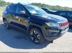 3C4NJDDB9JT207321 2018 JEEP COMPASS