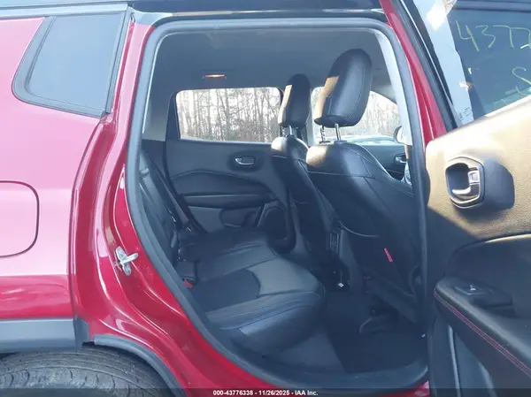 3C4NJDDB9JT232560 2018 JEEP COMPASS - Image 8