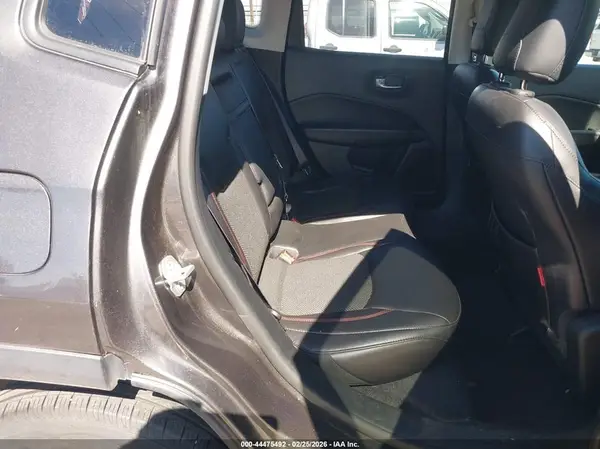 3C4NJDDB9JT235233 2018 JEEP COMPASS - Image 8