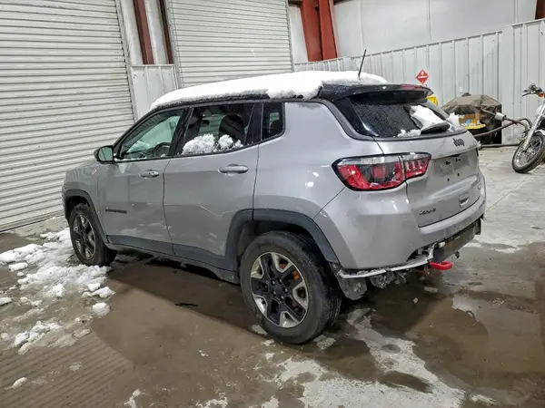 3C4NJDDB9JT245860 2018 JEEP COMPASS - Image 2