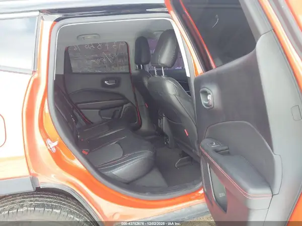 3C4NJDDB9JT255613 2018 JEEP COMPASS - Image 8