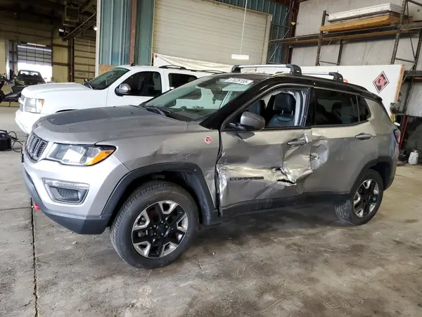 3C4NJDDB9JT256938 2018 JEEP COMPASS - Image 1