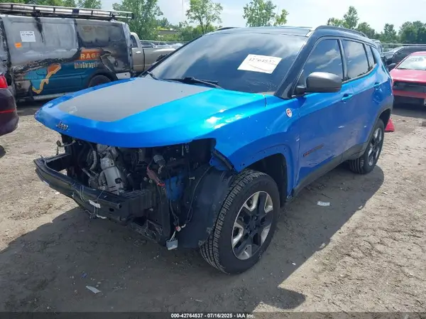 3C4NJDDB9JT262951 2018 JEEP COMPASS - Image 2