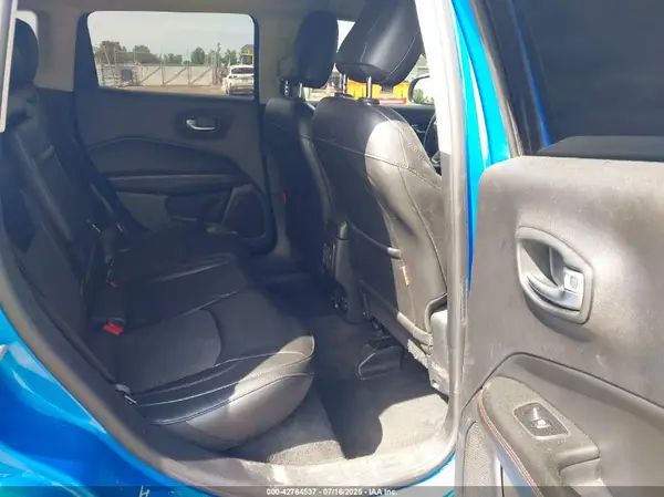 3C4NJDDB9JT262951 2018 JEEP COMPASS - Image 8