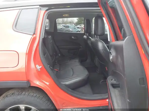 3C4NJDDB9JT264201 2018 JEEP COMPASS - Image 8