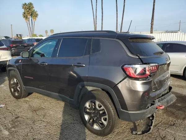3C4NJDDB9JT270077 2018 JEEP COMPASS - Image 2