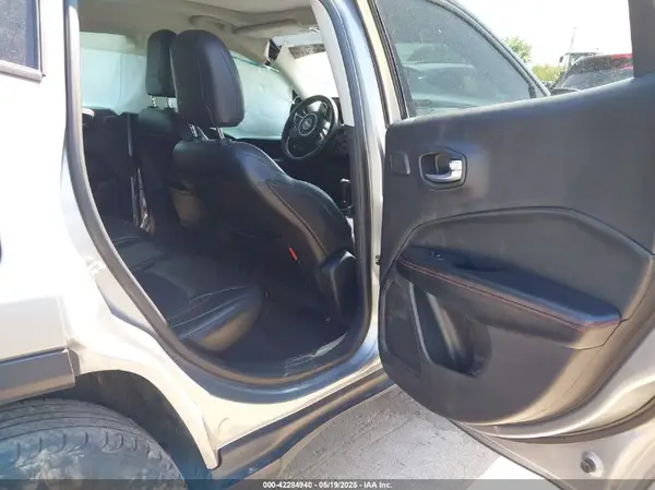 3C4NJDDB9JT272864 2018 JEEP COMPASS - Image 8