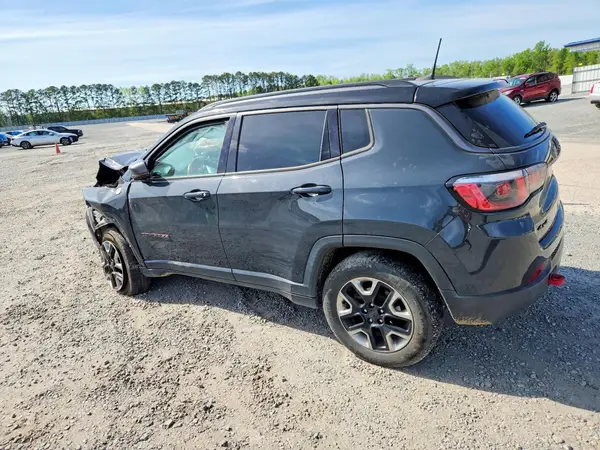 3C4NJDDB9JT299336 2018 JEEP COMPASS - Image 2